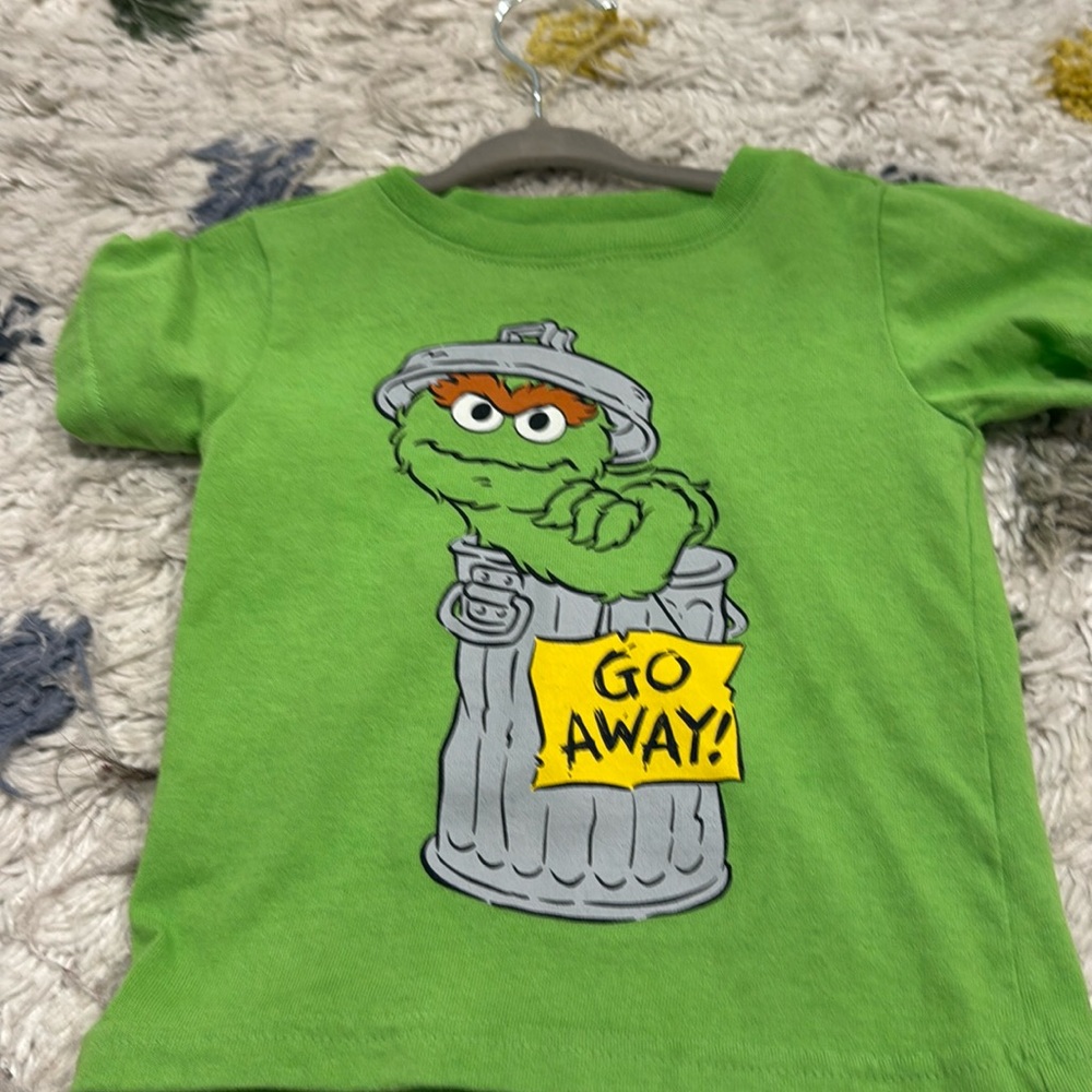 Oscar the grouch  T-shirt 2T